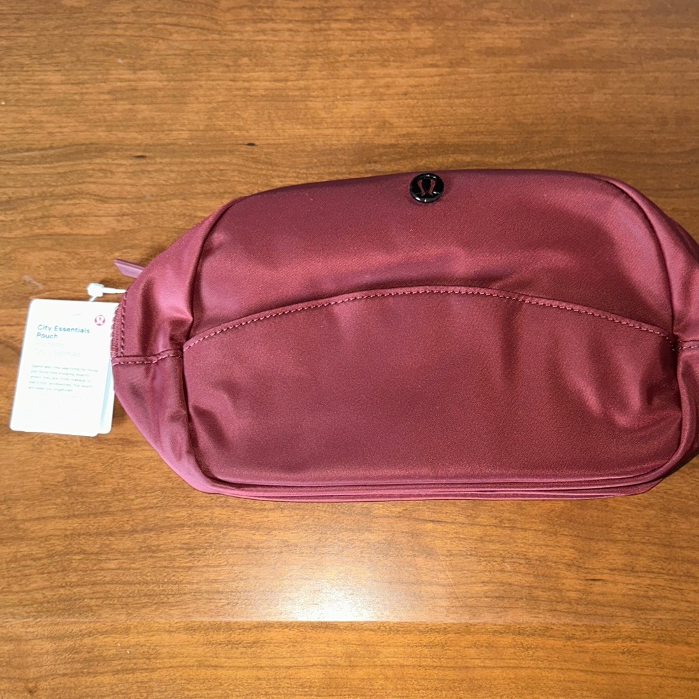 lululemon athletica City Essentials Pouch in Burgundy/Rockwood NWT - Picture 4 of 13